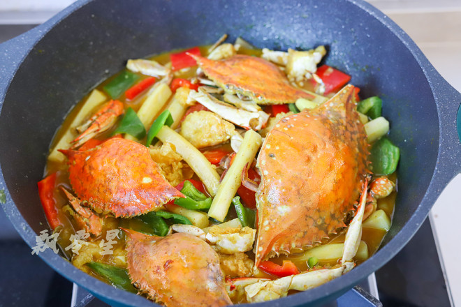 梭子蟹和咖喱碰撞出的美味，簡單零失敗的做法-咖喱味煮菜譜