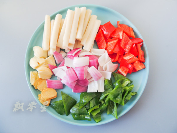 梭子蟹和咖喱碰撞出的美味，簡單零失敗的做法-咖喱味煮菜譜