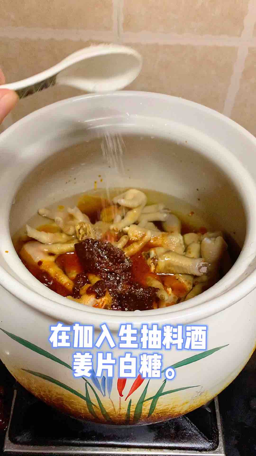 麻辣鹵雞爪，年菜里不可缺少的一道菜的做法-麻辣味鹵菜譜