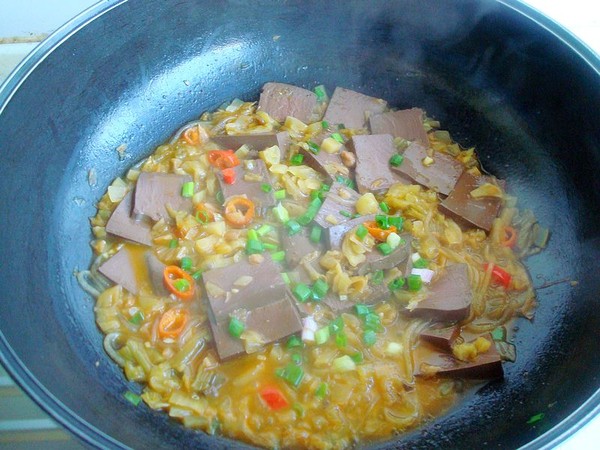 酸菜燒鴨血的做法-酸辣味炒菜譜