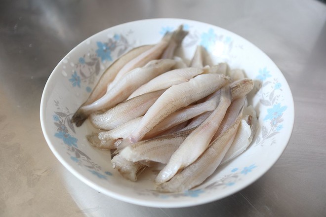 油炸沙丁魚的做法-咸鮮味炸菜譜