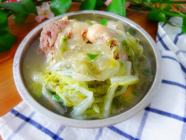 羊骨肉燉白菜的做法-咸鮮味燉菜譜-易網健康養(yǎng)生網 羊骨肉燉白菜的做法-咸鮮味燉菜譜