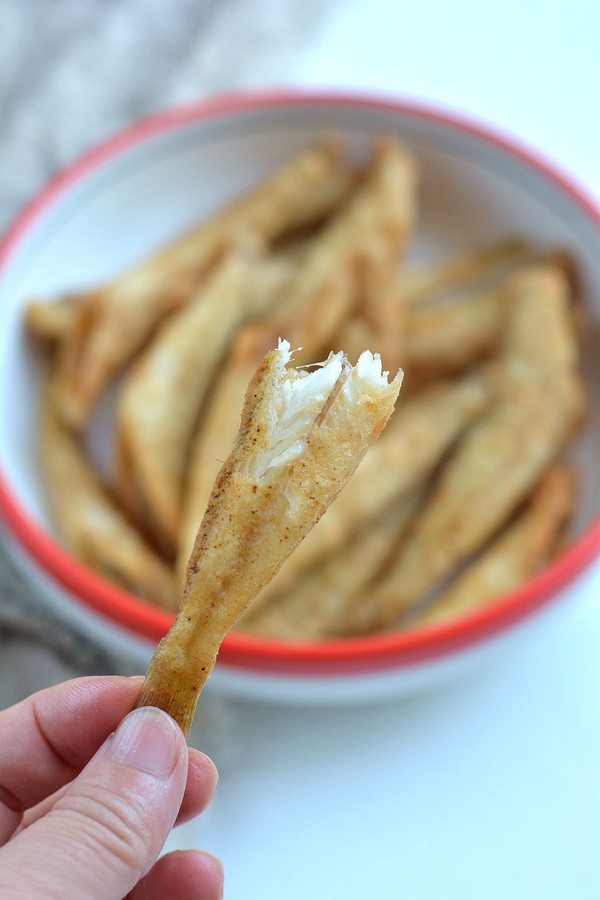 油炸沙丁魚的做法-咸鮮味炸菜譜