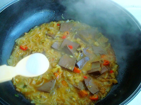 酸菜燒鴨血的做法-酸辣味炒菜譜