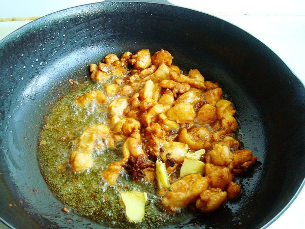 西蘭花炒雞的做法-咸鮮味炒菜譜