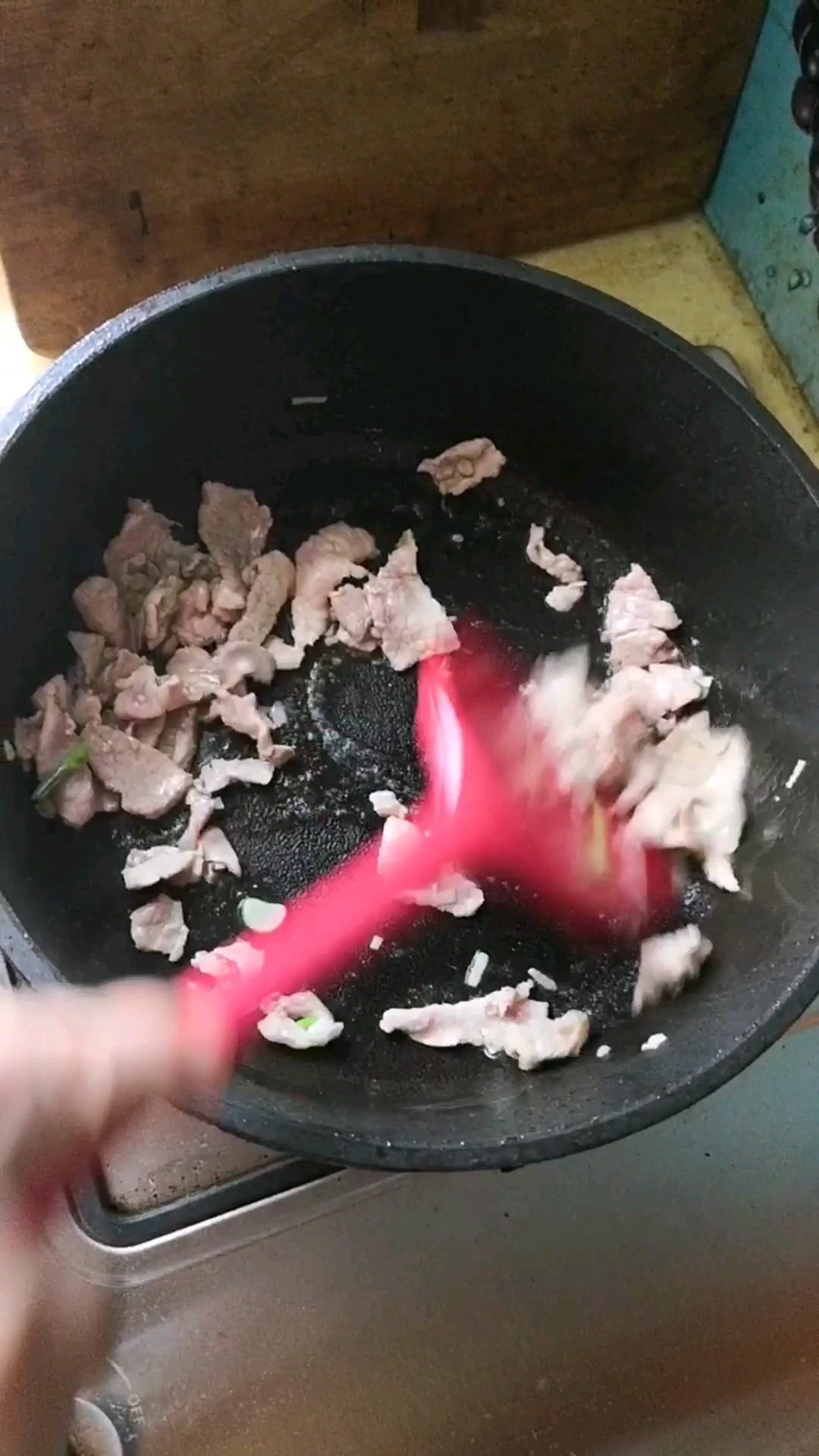 鮮香下飯，葷素搭配營養(yǎng)好，角瓜炒肉片的做法-家常味炒菜譜