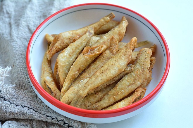 油炸沙丁魚的做法-咸鮮味炸菜譜