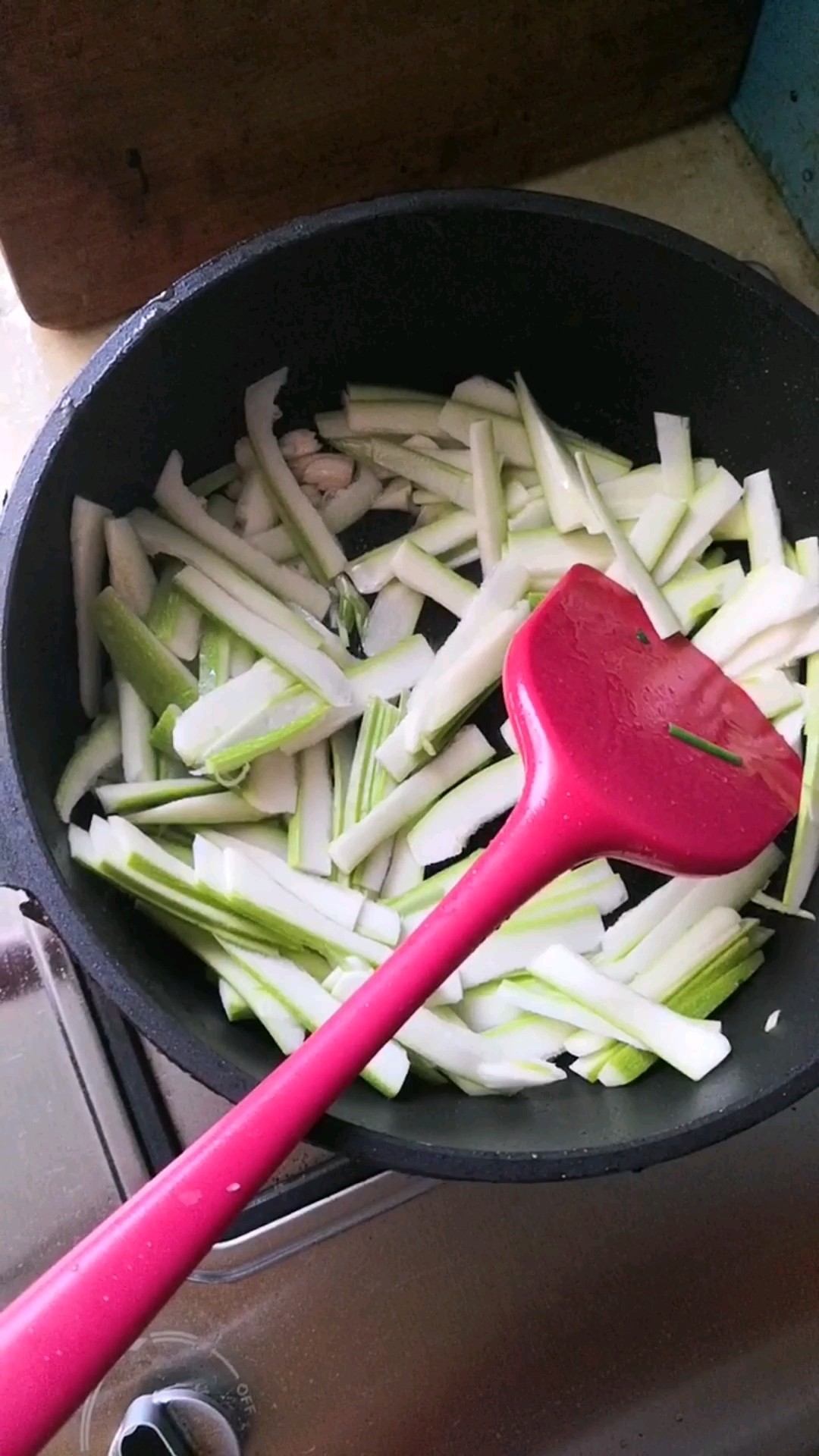 鮮香下飯，葷素搭配營養(yǎng)好，角瓜炒肉片的做法-家常味炒菜譜