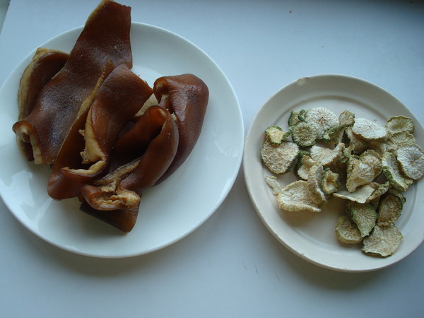 蘿卜干炒肉皮的做法-家常味炒菜譜