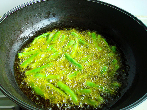 茄子燒豆角的做法-醬香味燒菜譜