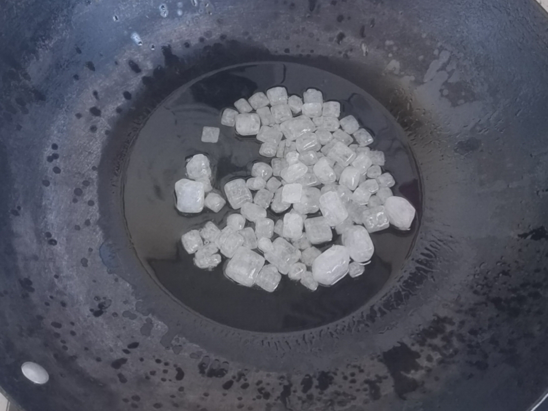 年夜飯“硬菜”-不加1滴水的紅燒肉，入口咂舌仰嘆天的做法-家常味燉菜譜