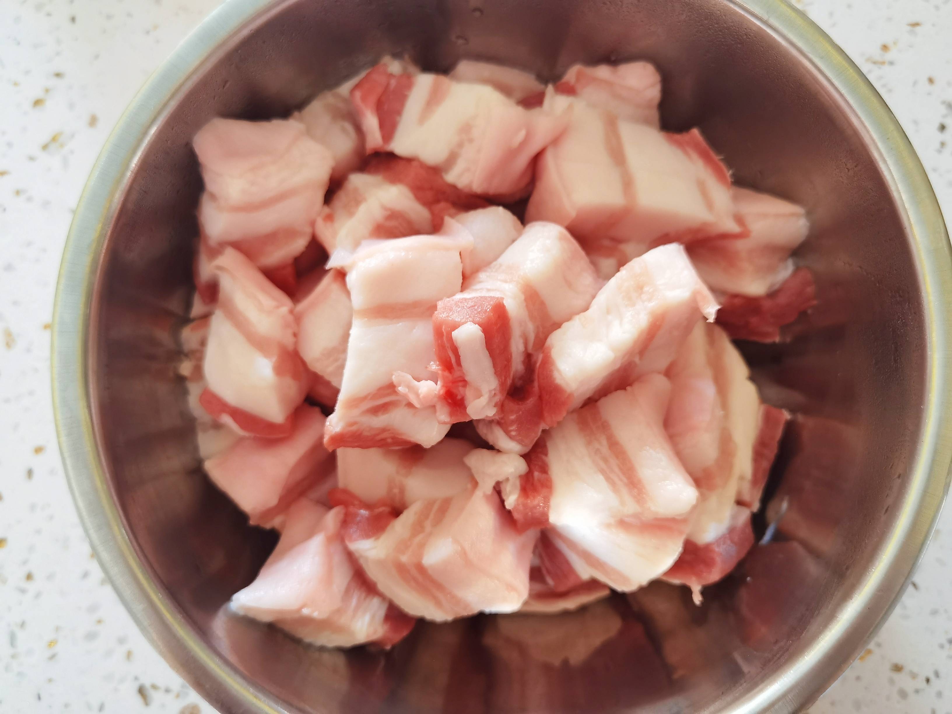 年夜飯“硬菜”-不加1滴水的紅燒肉，入口咂舌仰嘆天的做法-家常味燉菜譜