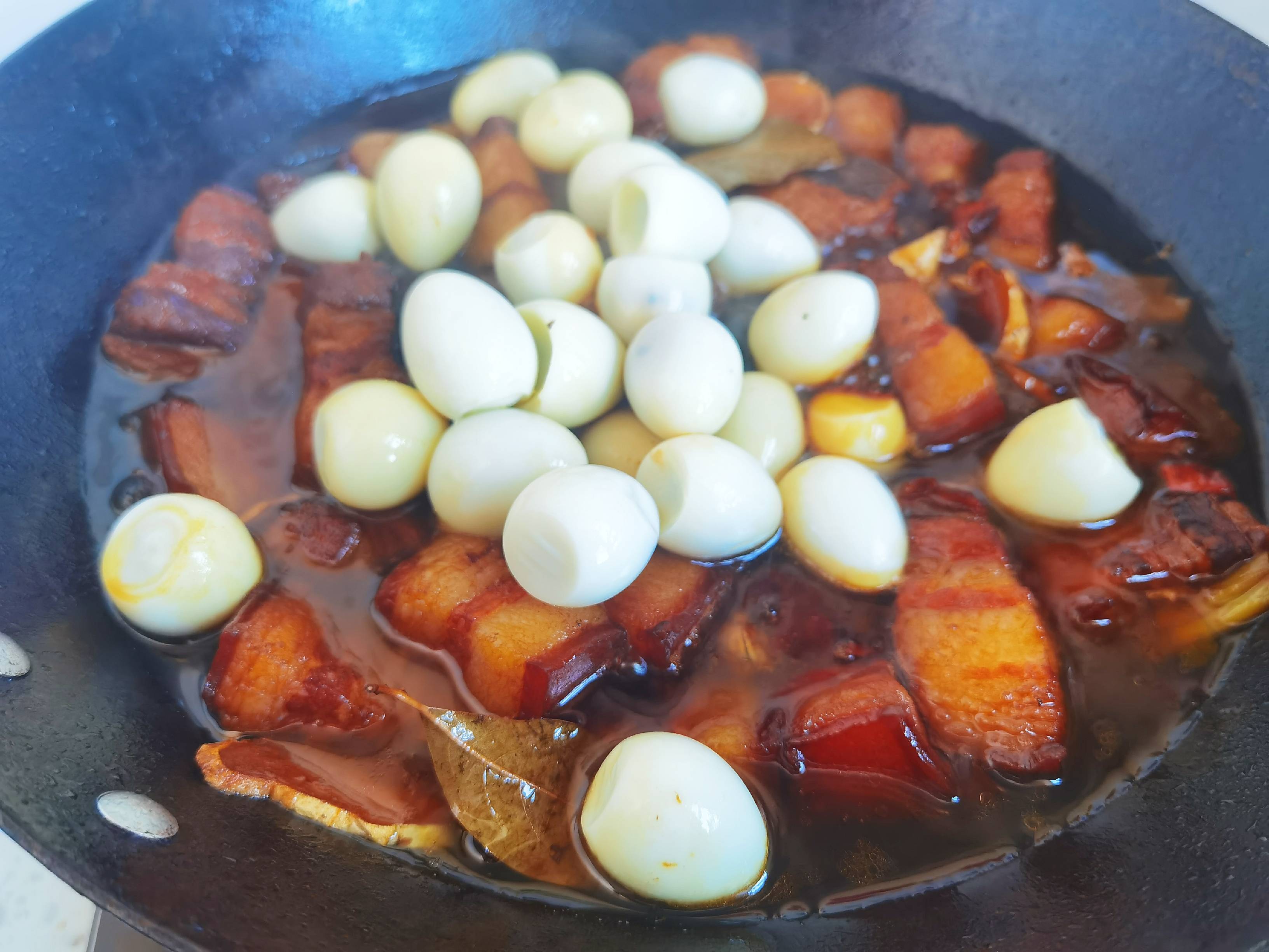 年夜飯“硬菜”-不加1滴水的紅燒肉，入口咂舌仰嘆天的做法-家常味燉菜譜