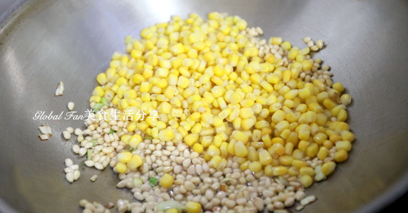 松仁玉米的做法-咸鮮味炒菜譜