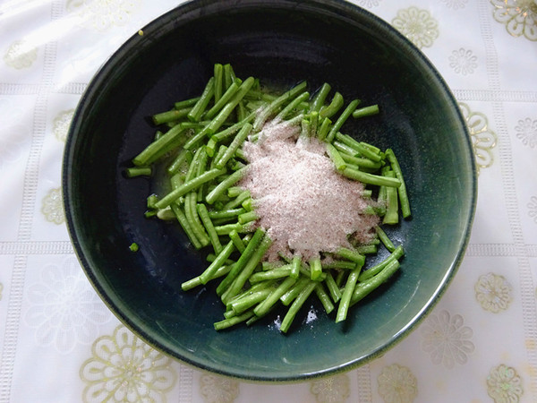 黑麥蒸豇豆的做法-蔥香味蒸菜譜