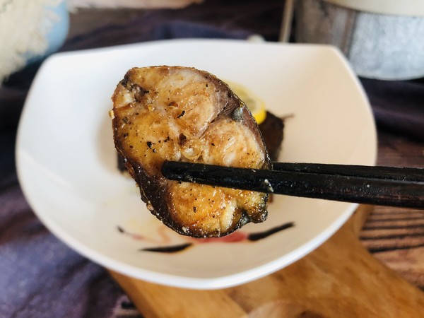 香煎鲅魚 │簡單美味 配米飯超級下飯的做法-咸鮮味煎菜譜