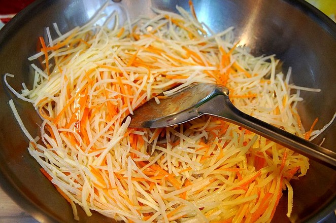 立春必吃的菜~素炒土豆絲的做法-家常味炒菜譜-易網健康養生網 立春必吃的菜~素炒土豆絲的做法-家常味炒菜譜