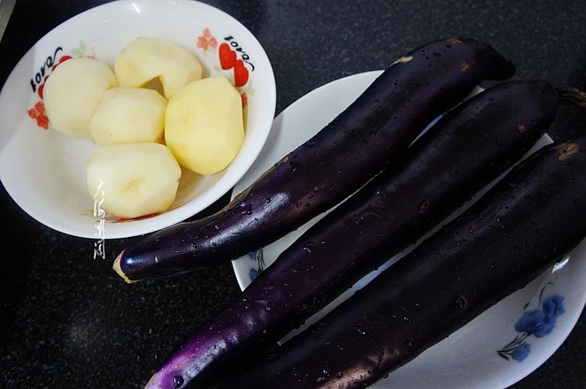 土豆燉茄子的做法-醬香味燉菜譜