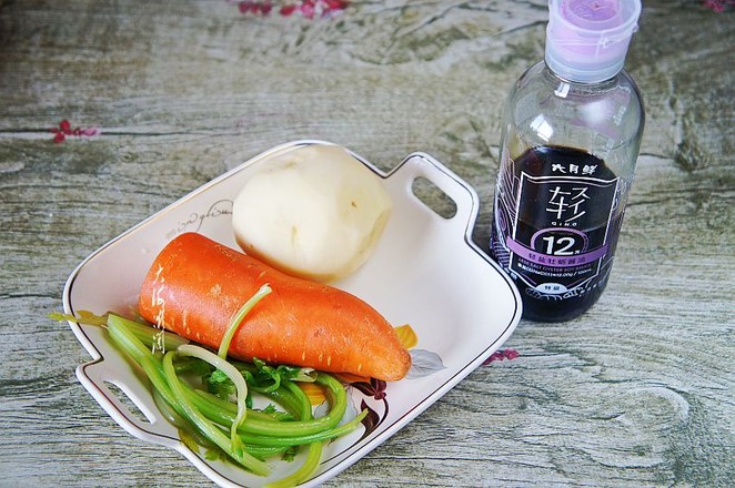 立春必吃的菜~素炒土豆絲的做法-家常味炒菜譜-易網<a href=http://www.gyfww.com/ target=_blank class=infotextkey>健康養生</a>網 立春必吃的菜~素炒土豆絲的做法-家常味炒菜譜