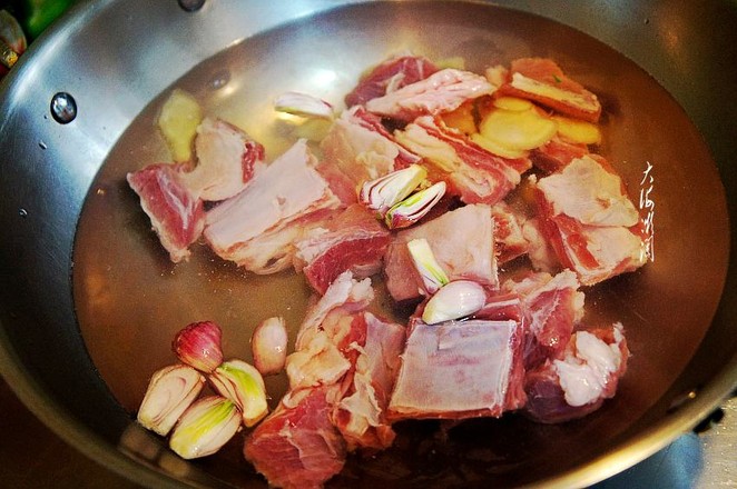 年夜飯必做的一道硬菜,低脂低卡不油膩的做法-家常味燒菜譜-易網(wǎng)健康養(yǎng)生網(wǎng) 年夜飯必做的一道硬菜,低脂低卡不油膩的做法-家常味燒菜譜