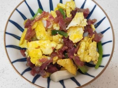 臘腸炒肉的做法-家常味炒菜譜