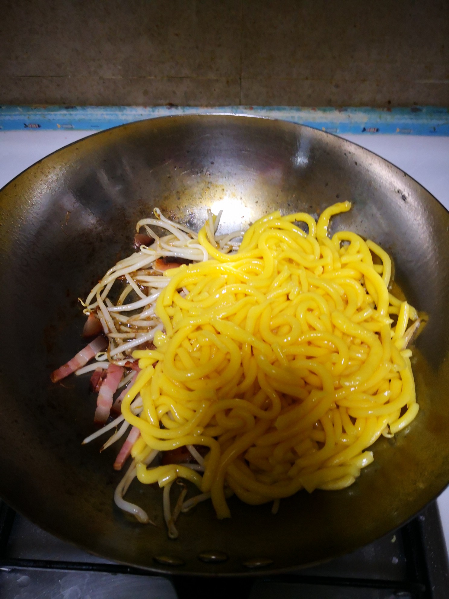 臘肉炒叉子的做法-家常味炒菜譜