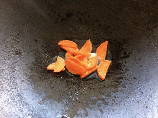 時蔬界的經典黑白配，山藥炒木耳的做法-家常味炒菜譜