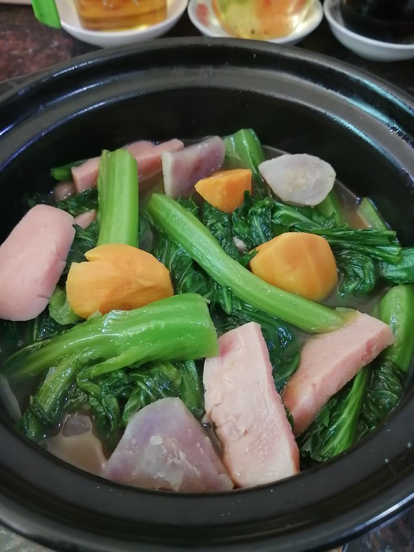 家鄉(xiāng)的味道~~午餐肉番薯芥菜煲的做法-家常味煮菜譜