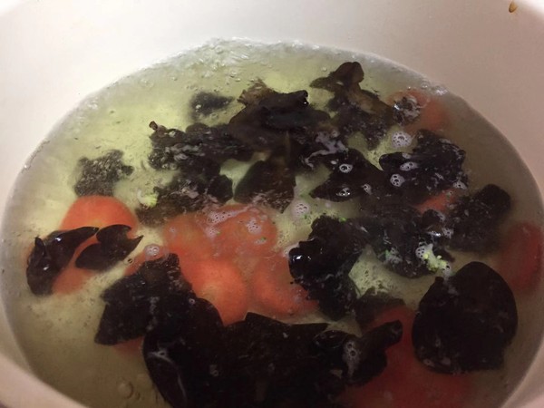 素炒西蘭花的做法-咸鮮味炒菜譜-易網健康養生網 素炒西蘭花的做法-咸鮮味炒菜譜