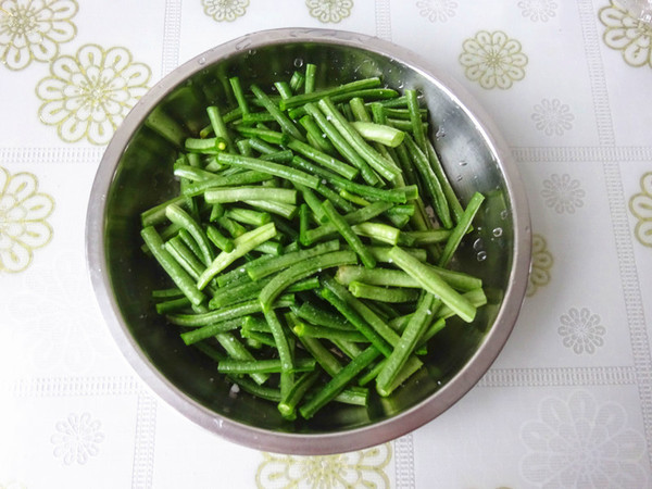 玉米粉蒸豇豆的做法-蒜香味蒸菜譜
