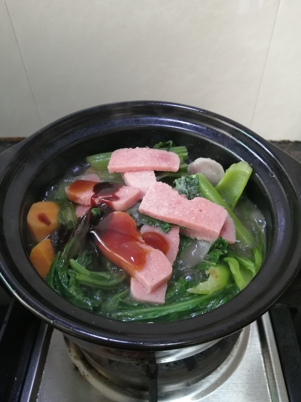 家鄉(xiāng)的味道~~午餐肉番薯芥菜煲的做法-家常味煮菜譜