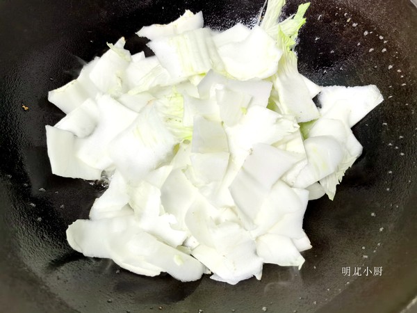 醋溜白菜的做法-家常味炒菜譜