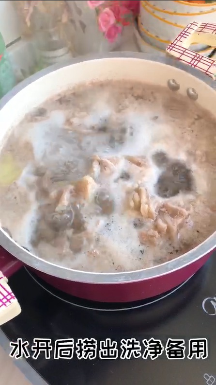 秘制蒜蓉牛腩的做法-蒜香味燉菜譜