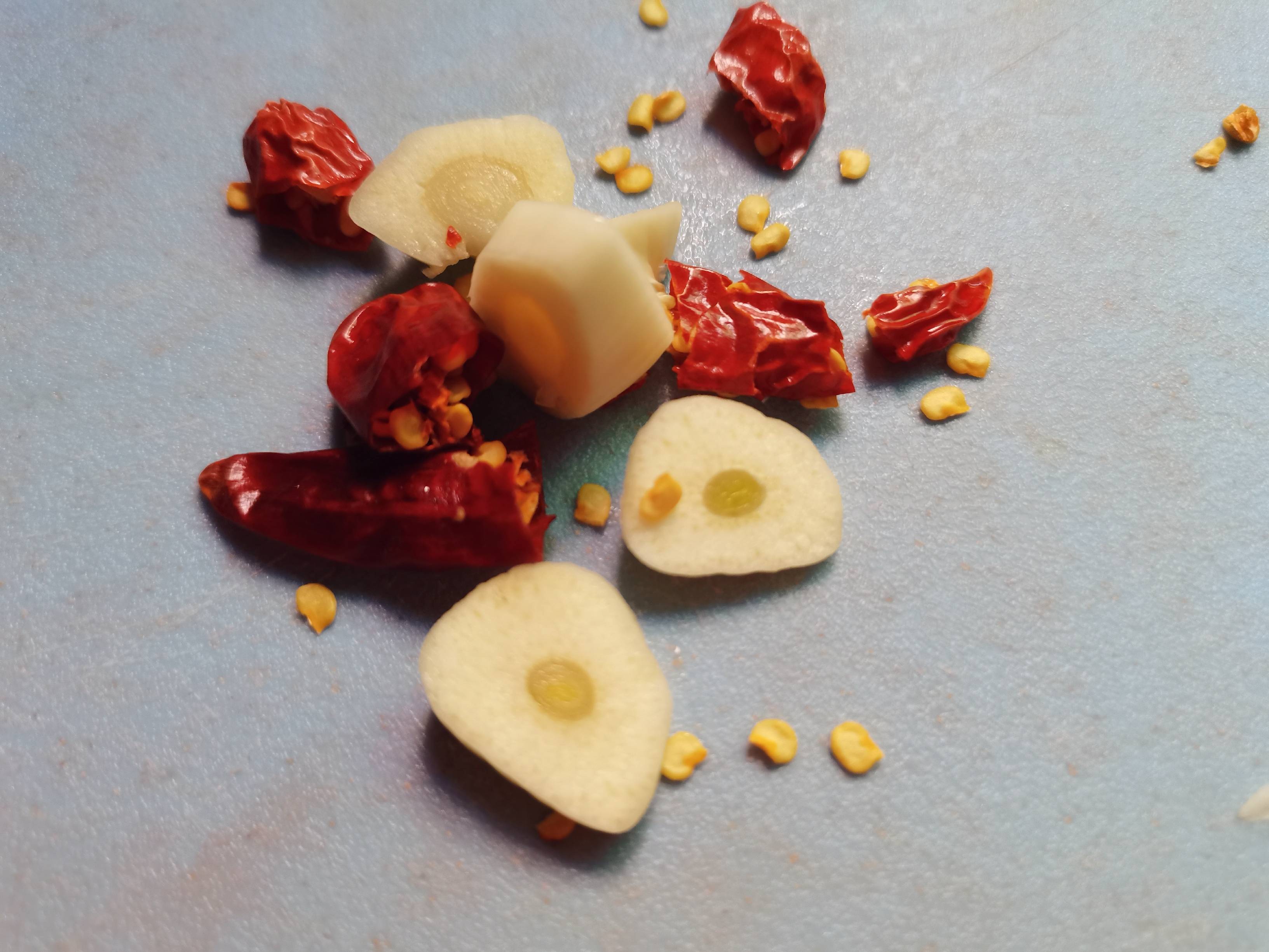 胡蘿卜炒杏鮑菇的做法-家常味炒菜譜