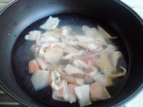 肉皮燒豆腐的做法-家常味燒菜譜