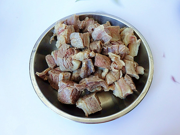 牛腩這么做才對,味爽清香不油膩,驅寒又暖胃的做法-咸鮮味燉菜譜-易網健康養生網 牛腩這么做才對,味爽清香不油膩,驅寒又暖胃的做法-咸鮮味燉菜譜