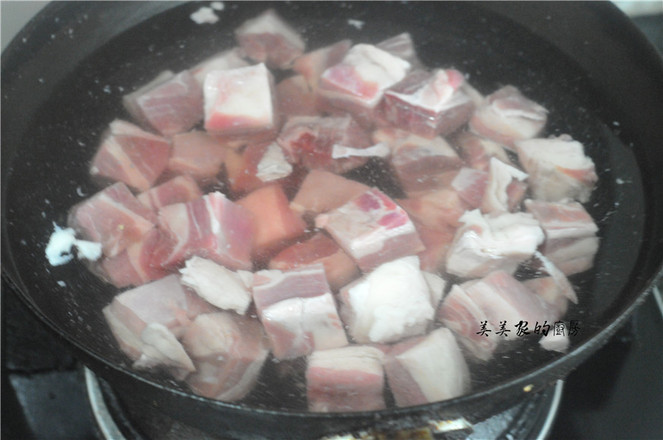 偷學酒店大廚的土豆燒牛腩，果然牛！3天做了2次，孩子還嫌不夠！的做法-咸鮮味燒菜譜