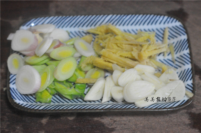 偷學酒店大廚的土豆燒牛腩，果然牛！3天做了2次，孩子還嫌不夠！的做法-咸鮮味燒菜譜