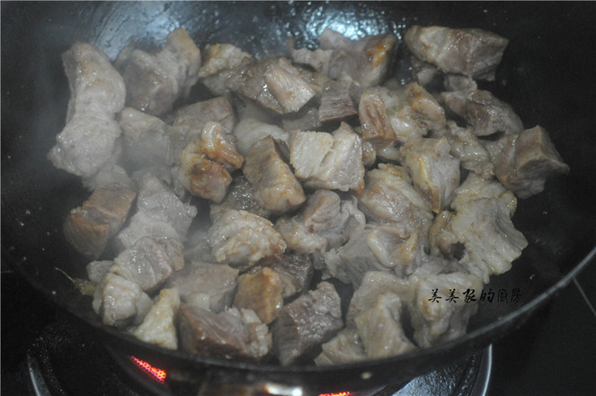 偷學酒店大廚的土豆燒牛腩，果然牛！3天做了2次，孩子還嫌不夠！的做法-咸鮮味燒菜譜