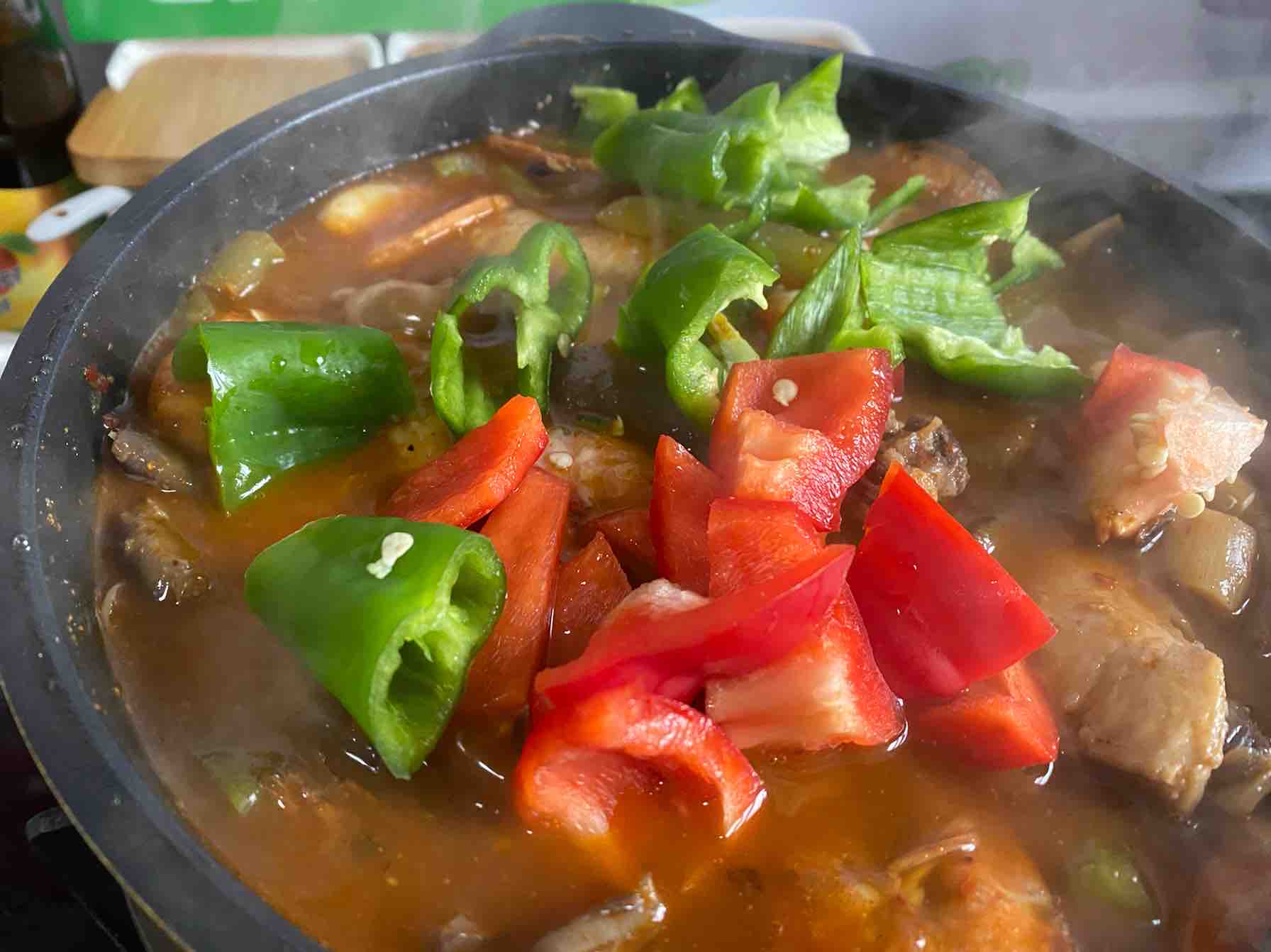 麻辣干鍋翅中蝦的做法-麻辣味燒菜譜