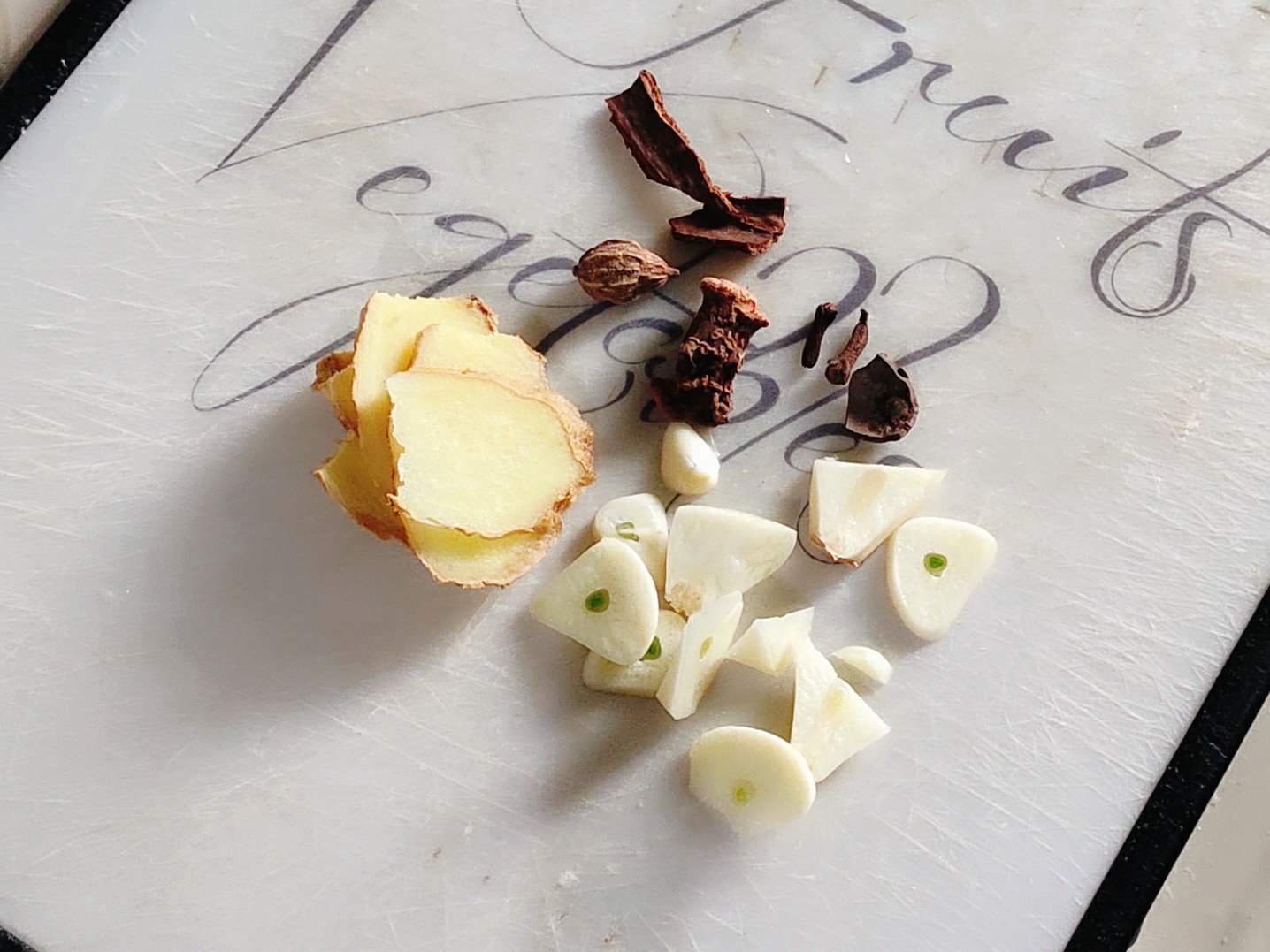 不放一滴油的紅燒肉燉山藥的做法-甜味燉菜譜