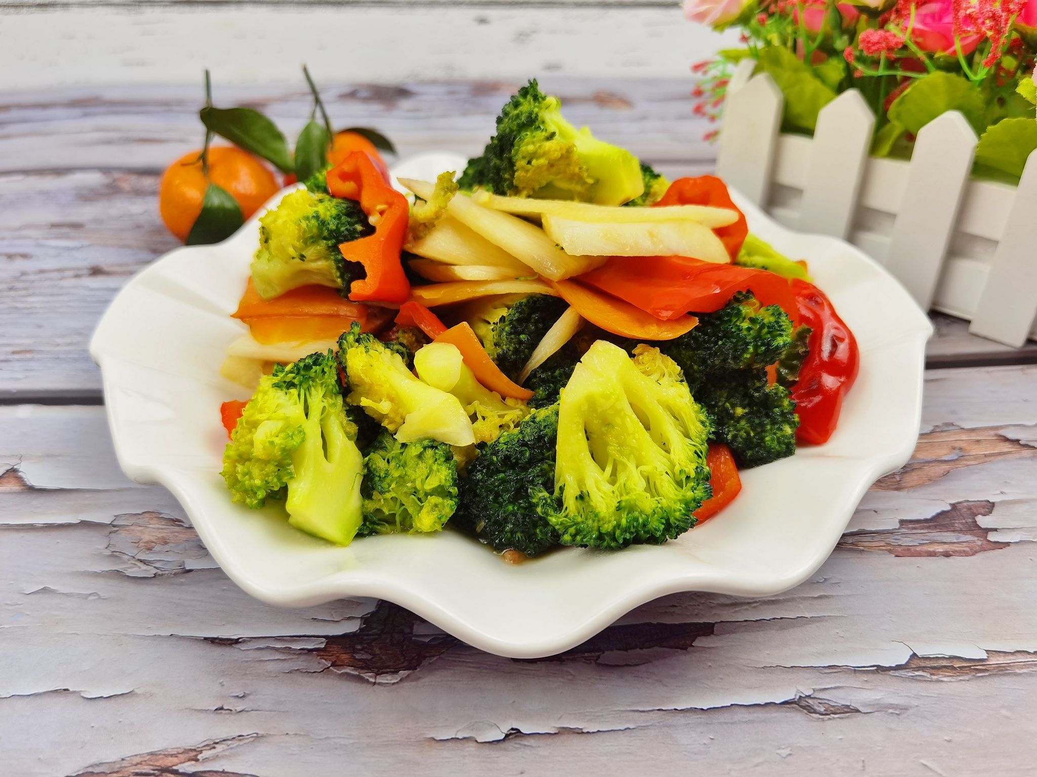 年夜飯素菜也出彩-素炒三色，生活多姿又多彩的做法-咸鮮味炒菜譜