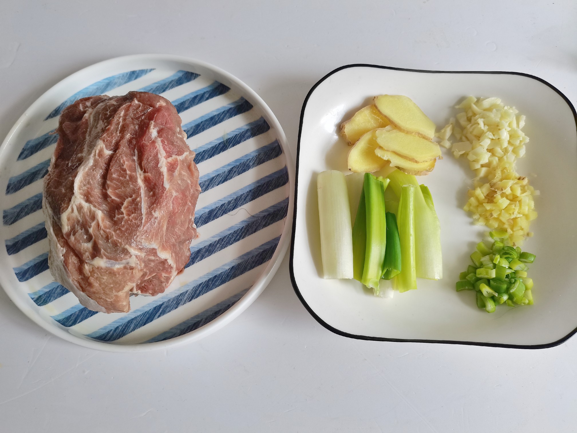 香辣牛腱子，香辣開胃，好吃又饞人的做法-香辣味燉菜譜