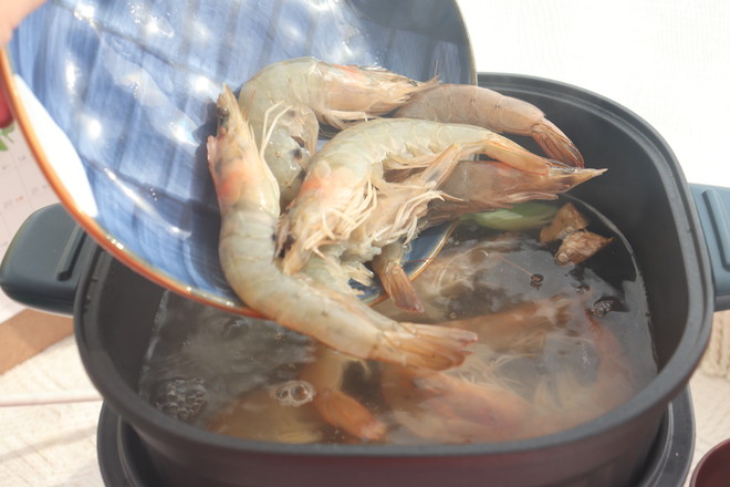 新年宴客菜之白灼蝦，清淡鮮香健康美味的做法-咸鮮味煮菜譜