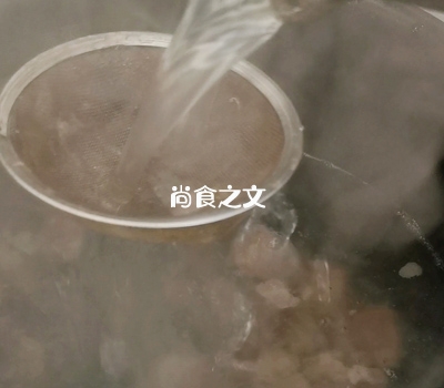 牛腩這樣燉，才是真正的清湯牛腩哦～的做法-咸鮮味燉菜譜