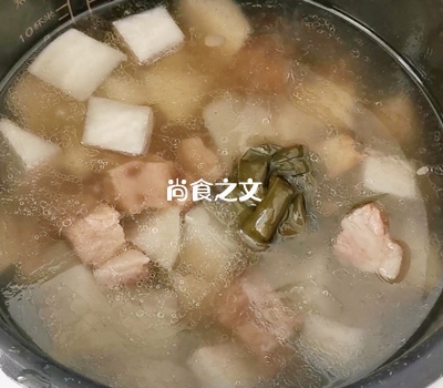 牛腩這樣燉，才是真正的清湯牛腩哦～的做法-咸鮮味燉菜譜