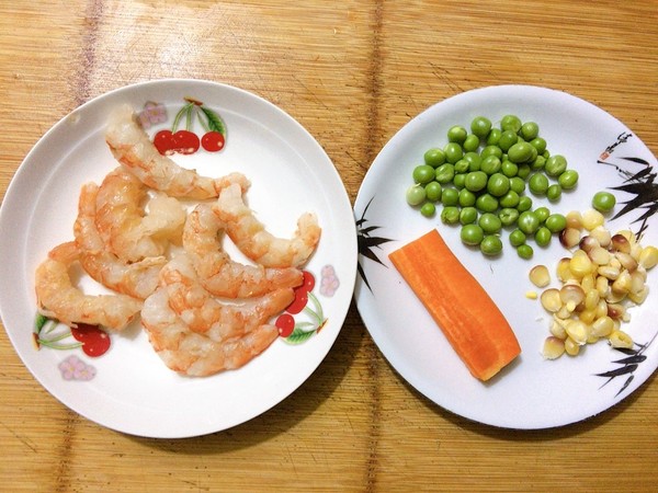 雜粒炒蝦仁,多彩又可愛的做法-咸鮮味炒菜譜-易網<a href=http://www.gyfww.com/ target=_blank class=infotextkey>健康養生</a>網 雜粒炒蝦仁,多彩又可愛的做法-咸鮮味炒菜譜