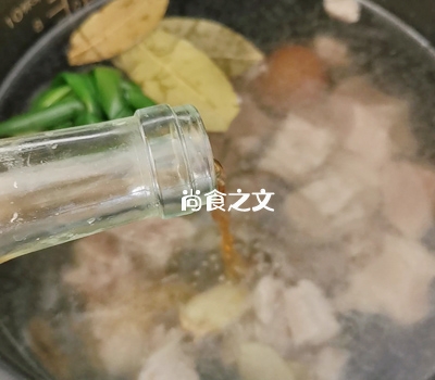 牛腩這樣燉，才是真正的清湯牛腩哦～的做法-咸鮮味燉菜譜