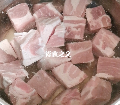 牛腩這樣燉，才是真正的清湯牛腩哦～的做法-咸鮮味燉菜譜