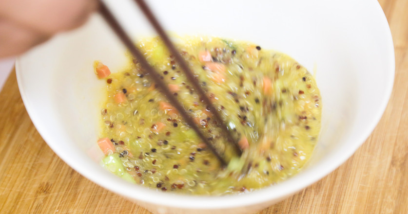 藜麥雞蛋餅的做法-咸鮮味煎菜譜